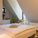 Nele Nelsson Hus, Haven Hoeoevt